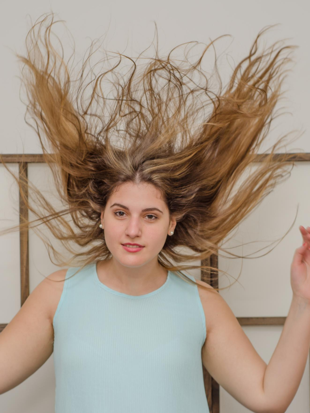 5 Ways To Prevent Static Hair In Winter Naturally - Tata 1mg Capsules